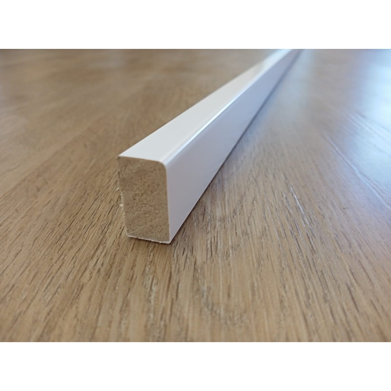 Junquillo pvc espumado blanco o negro para suelos vinílicos, tarimas o parquet Junquillo pvc espumado blanco o negro para suelos vinílicos, tarimas o parquet
